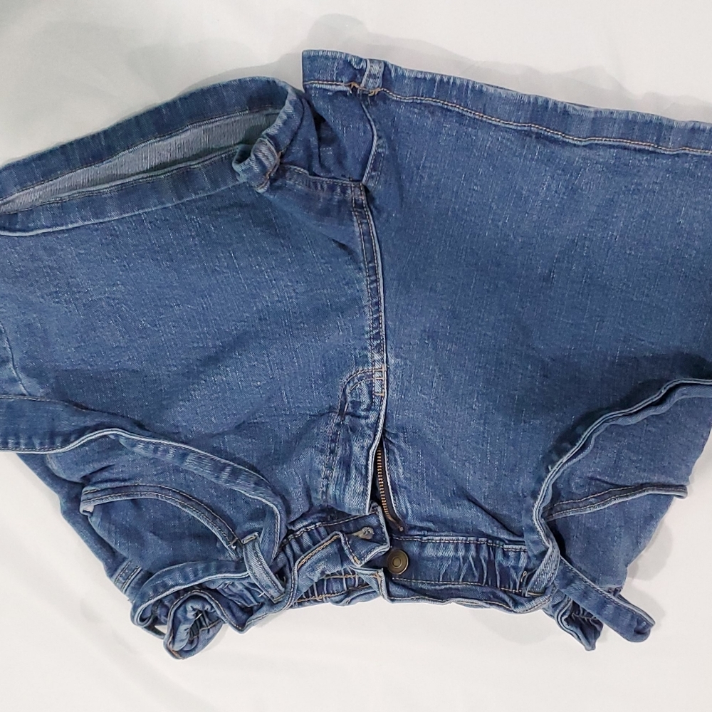 Time and Tru, size 8, blue Jean shorts